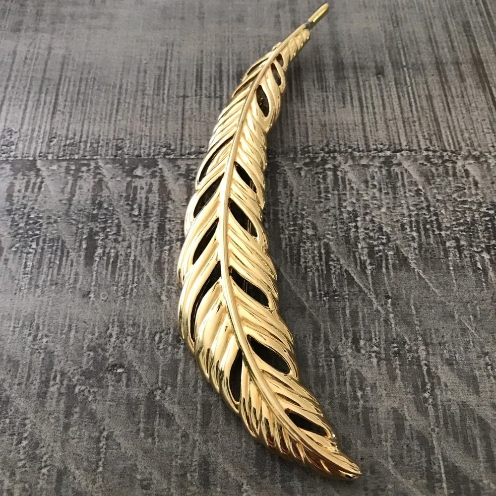 Monet Gold Tone Feather Brooch Pin Vintage
